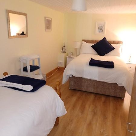 Kents Guesthouse Accommodation Kilmacthomas Rom bilde