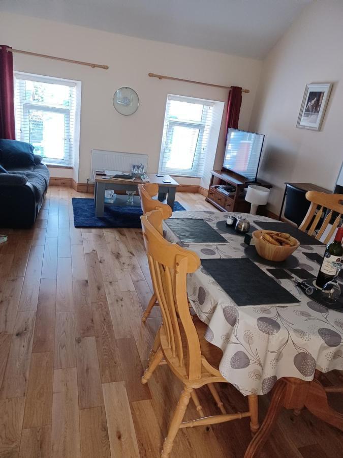 Kents Guesthouse Accommodation Kilmacthomas Eksteriør bilde