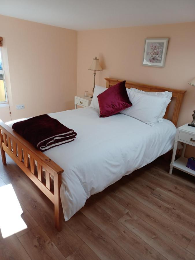 Kents Guesthouse Accommodation Kilmacthomas Eksteriør bilde